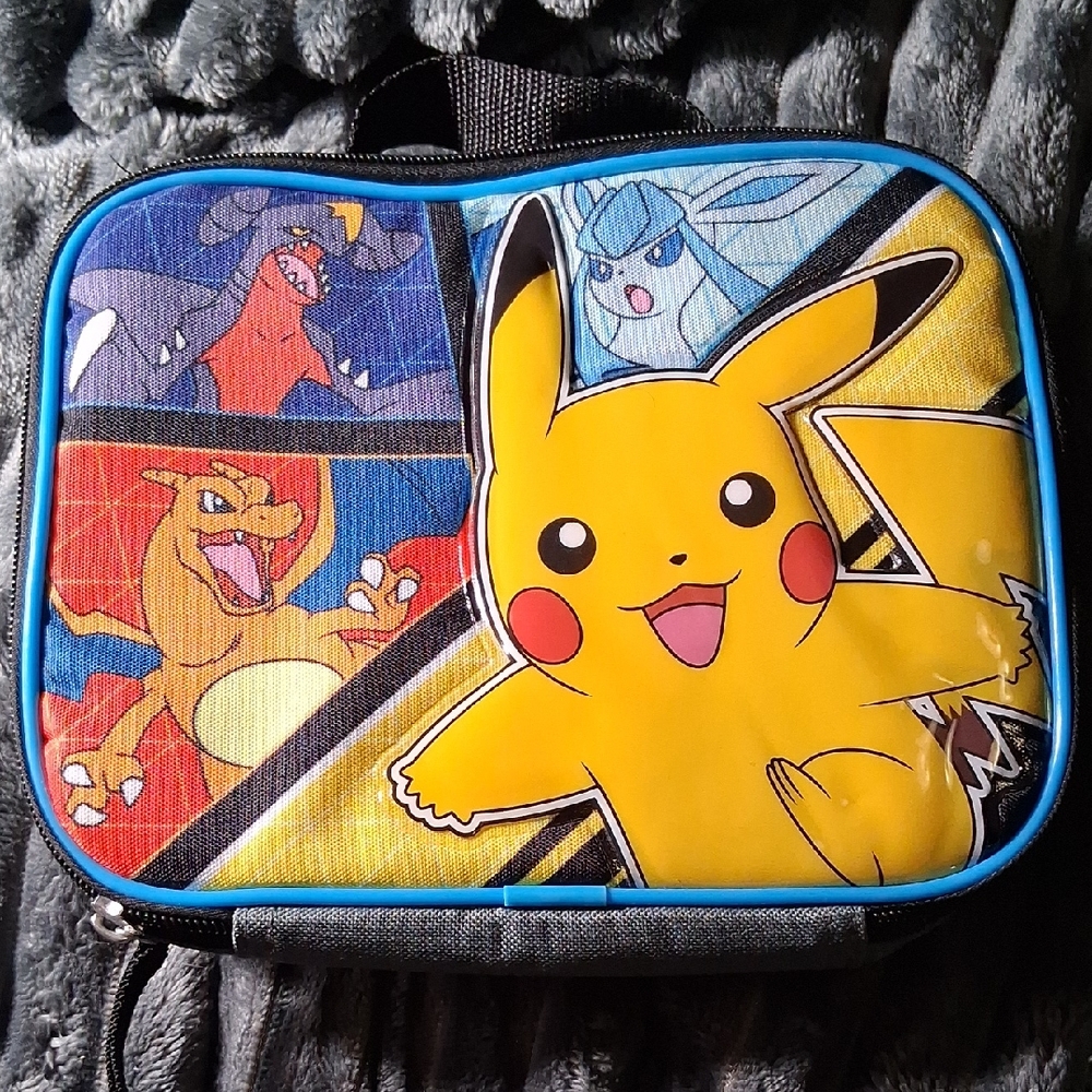 Insulated Pokémon Lunch Box With Pikachu Charizard